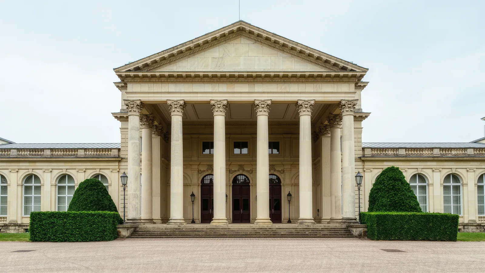 Symbolbild Kurhaus mit Säulenportikus